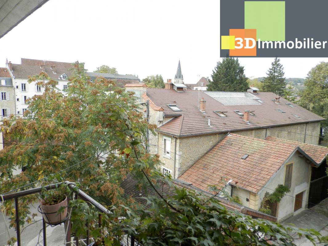 LONS-LE-SAUNIER (39), SPECIAL INVESTISSEURS : IMMEUBLE 9 logements LOUÉS + 4 garages