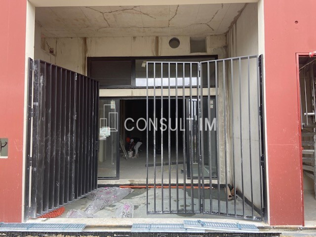 A Louer Cellule commerciale neuve Ivry sur Seine