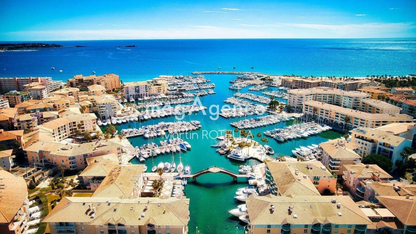 Local commercial Port-Fréjus idéal profession libérale, commerce et alimentaire sans cuisson
