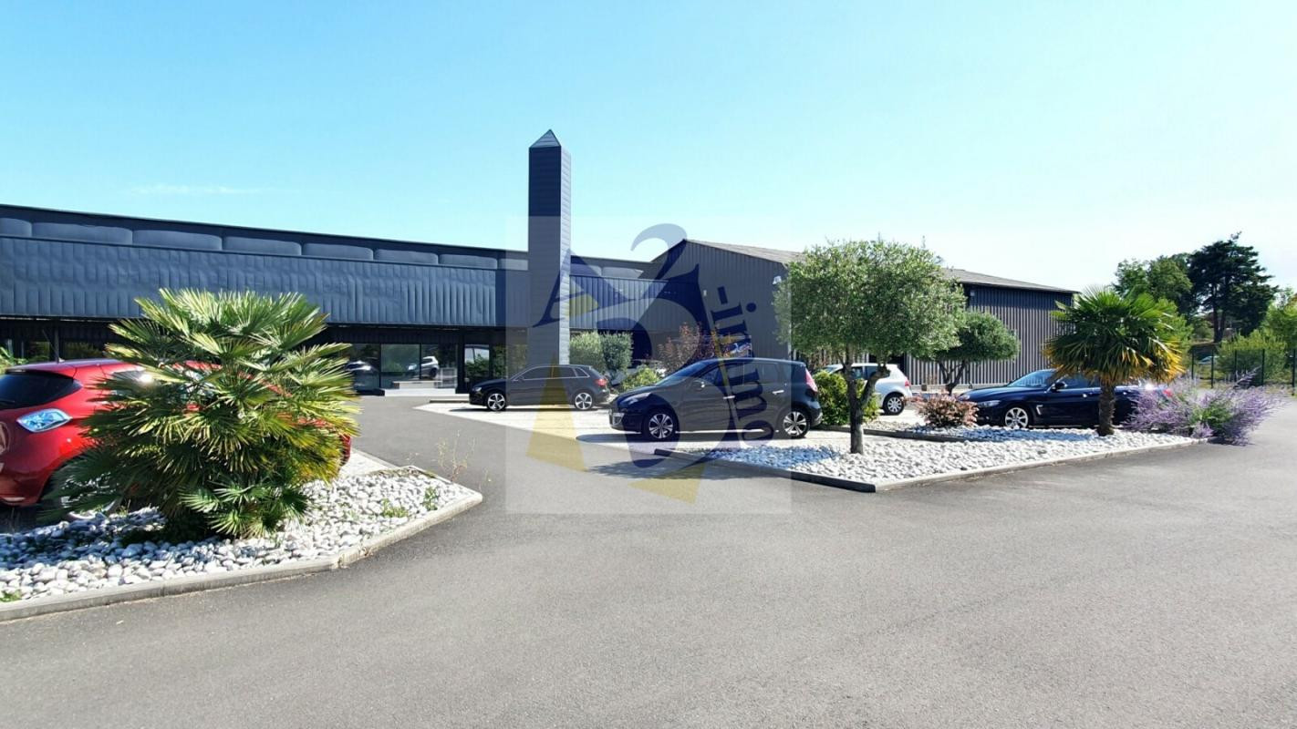 Angoulême, ensemble immobilier à usage professionnel 2000m²