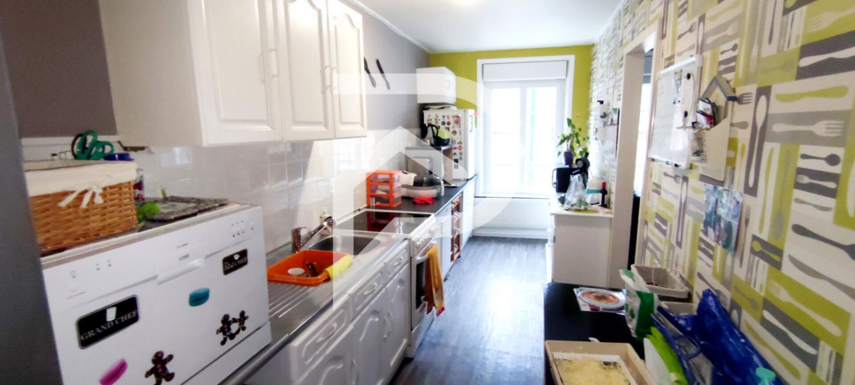 Immeuble à usage commercial et d'habitation
