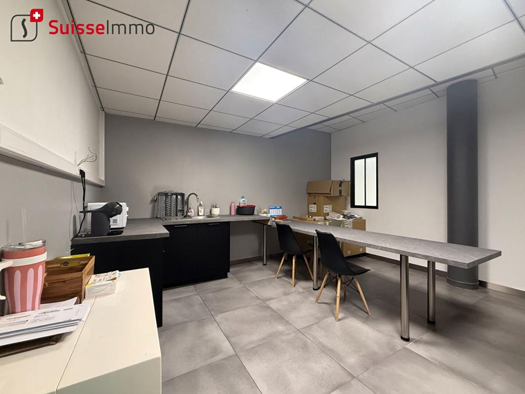 Rentabilité 12,6 % - Locaux d'activité à Montbeliard 220 m2