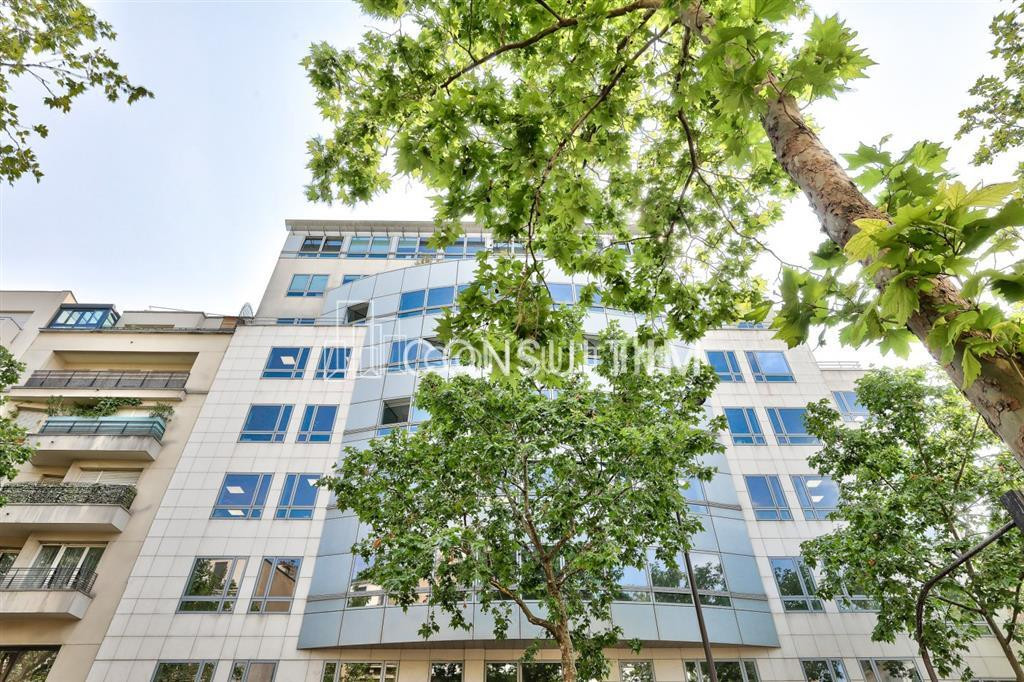 A louer bureaux rénovés et lumineux