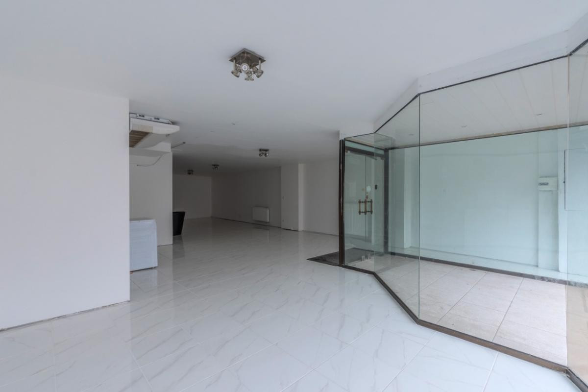 LOCAL  COMMERCIAL + APPARTEMENT