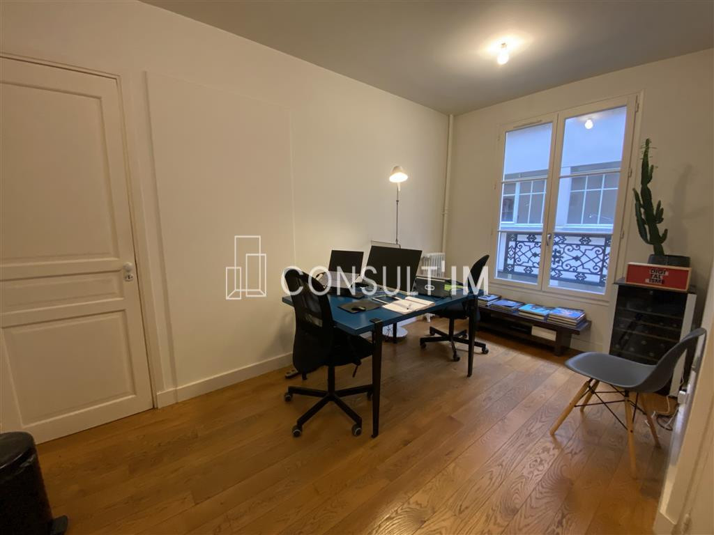 Charmant bureaux sur parquet