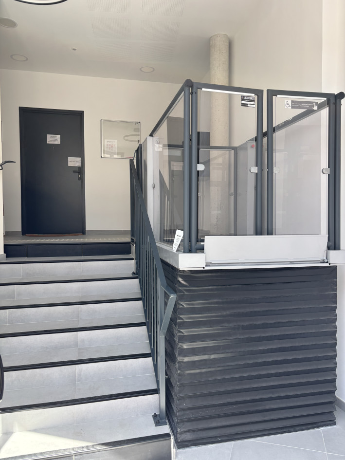 Cabinet neuf médical / paramédical de 37 m² – Rognonas