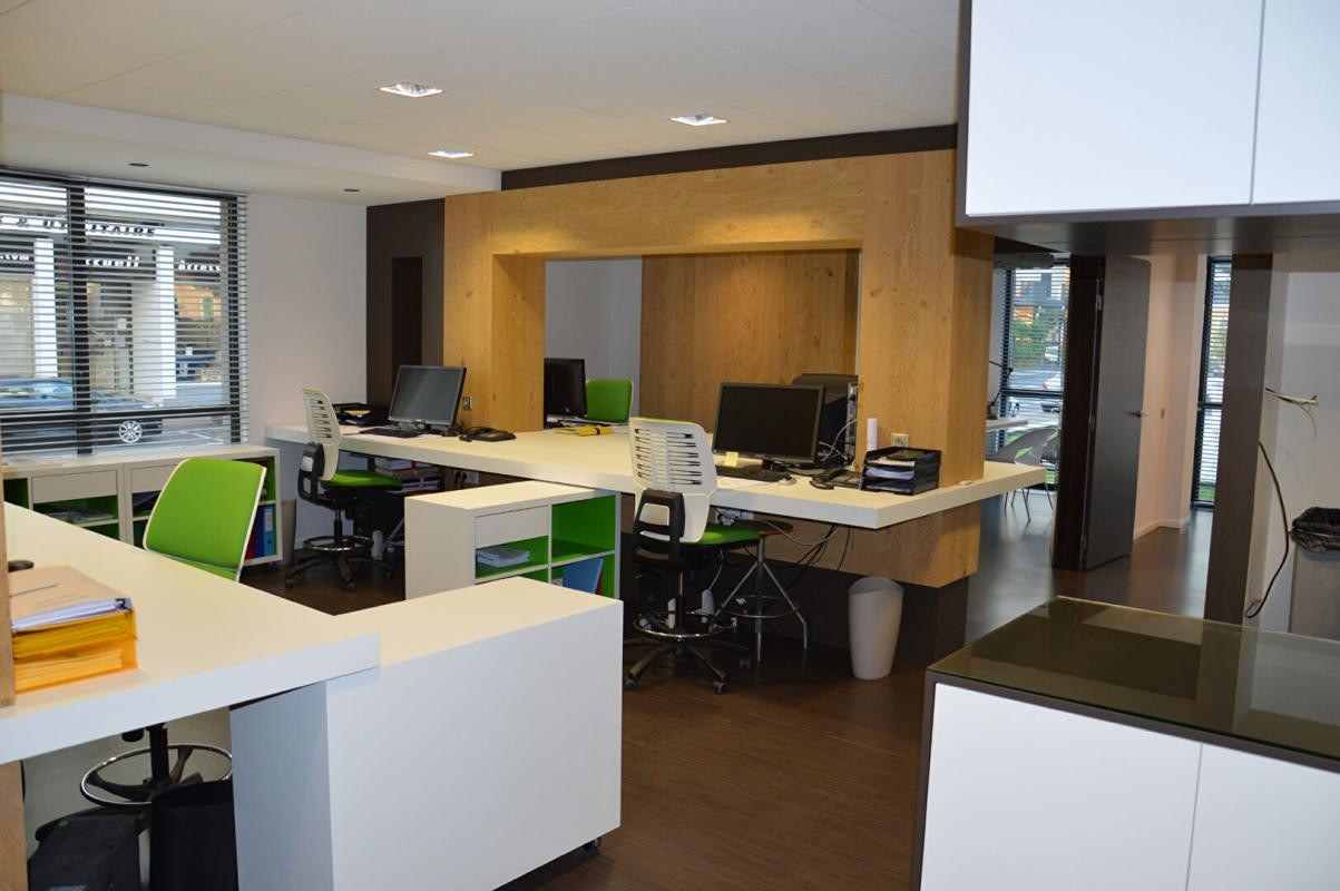 Local professionnel ROANNE - 180.80 m2