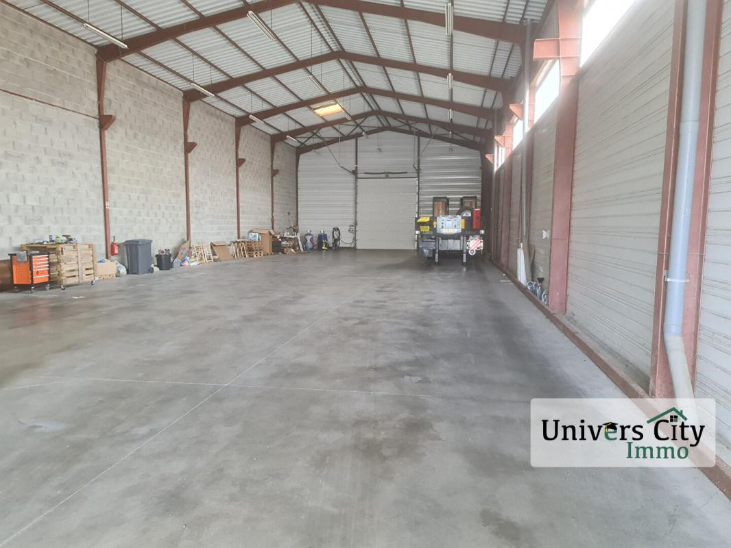 LOCATION  ENTREPOT/ATELIER 520 M2 dont 40 m2 BUREAUX