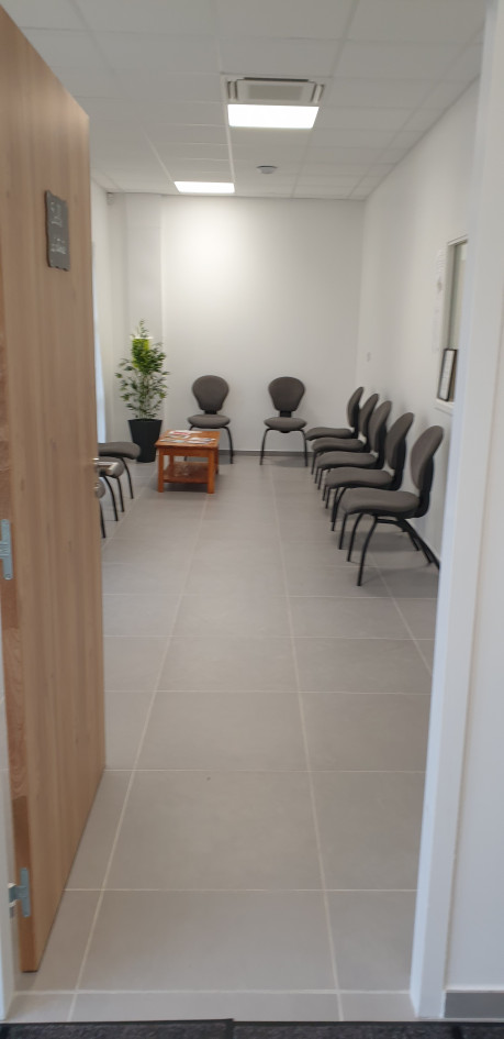 local 17m² au sein d'une maison medicale neuve de 5 locaux tout confort