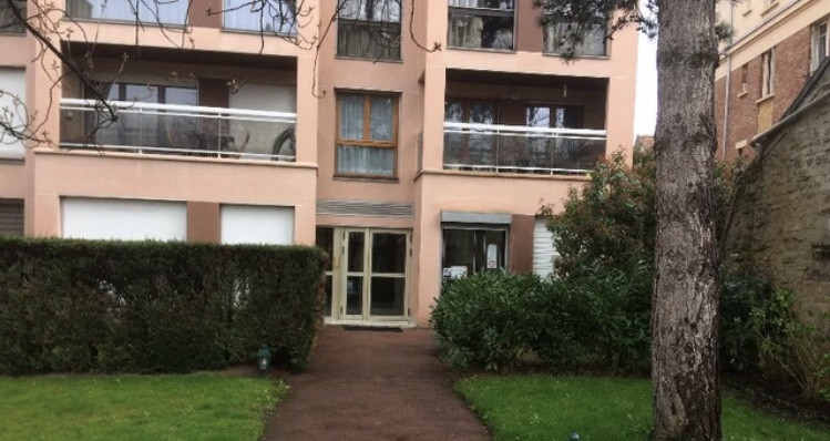 Nanterre ville à louer salle de consultation 12m2
