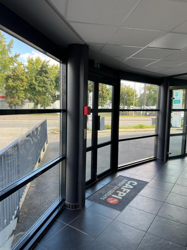 BUREAUX COMMERCIAUX 60 M²  EN PARFAIT ETAT SUR RN20