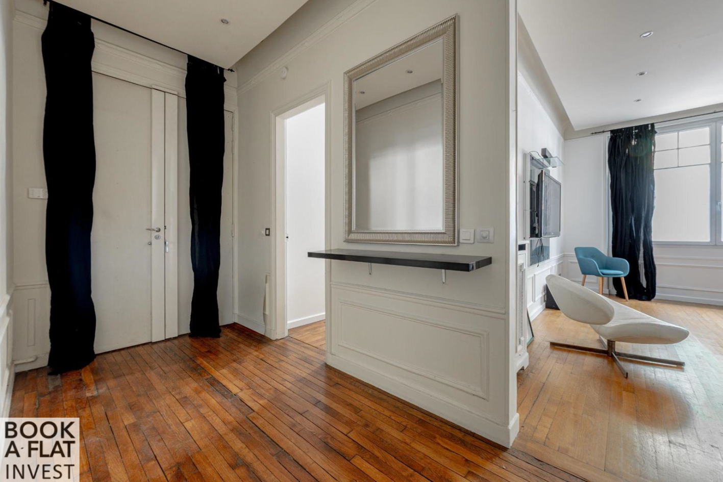 PROCHE TOUR EIFFEL / CHAMP-DE-MARS — Local RDC 65 m², idéal profession libérale