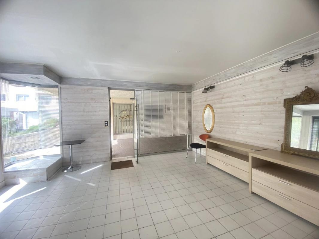 03200 VICHY - LOCAL COMMERCIAL-2 PIECES  COEUR DE VILLE-