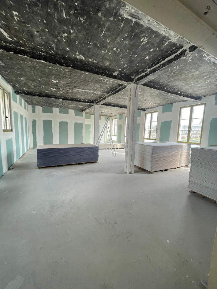 Espaces de 1000 m2