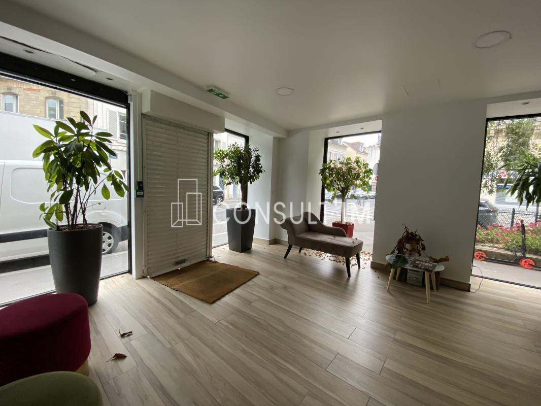 A LOUER IMMEUBLE INDEPENDANT EN R+3
