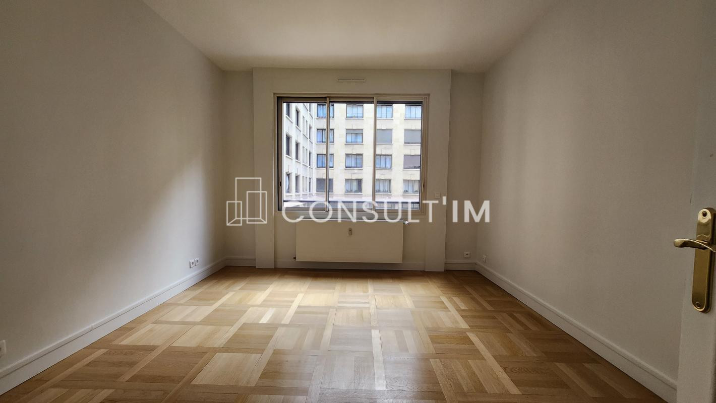A louer, locaux professionnels de 149 m²
