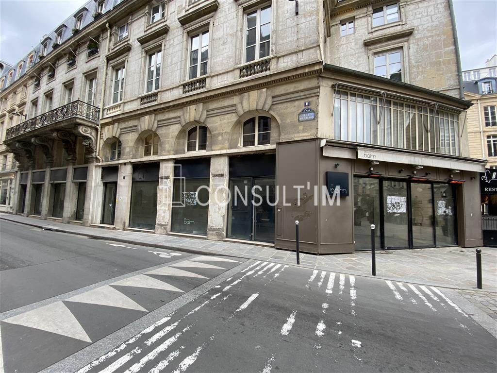 A louer une boutique avec linéaire de 30m
