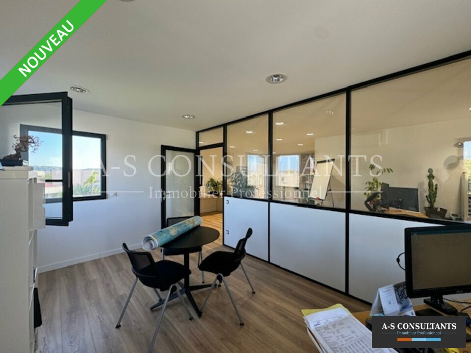 BUREAUX/ LOCAL COMMERCIAL A VENDRE