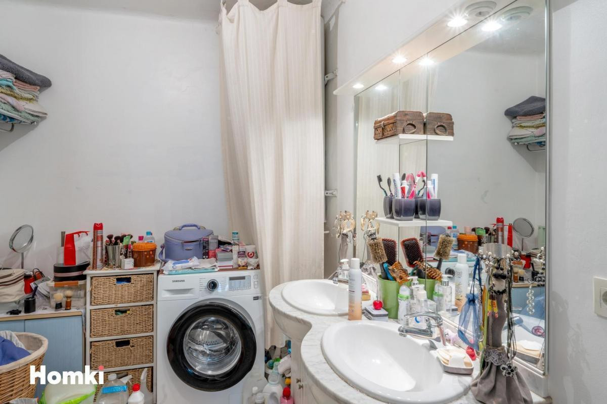 Belle Opportunité immeuble de 2 biens T6 de 250 m²  centre ville de Morières-lès-Avignon