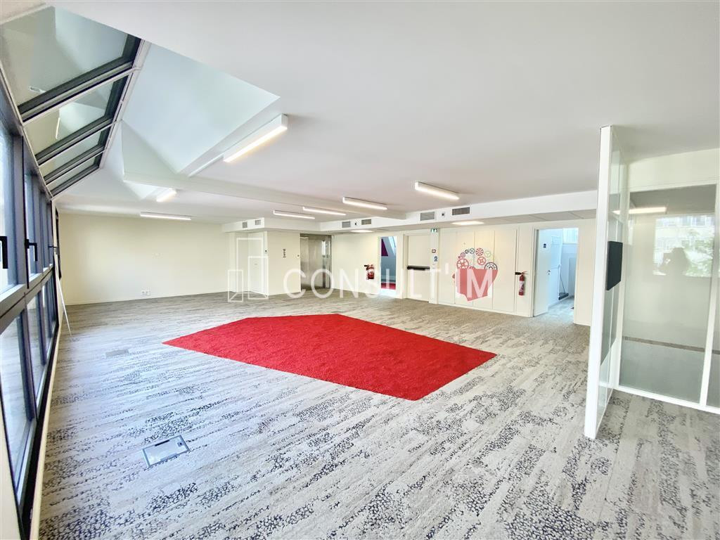 Immeuble indépendant avec espace extérieurs !