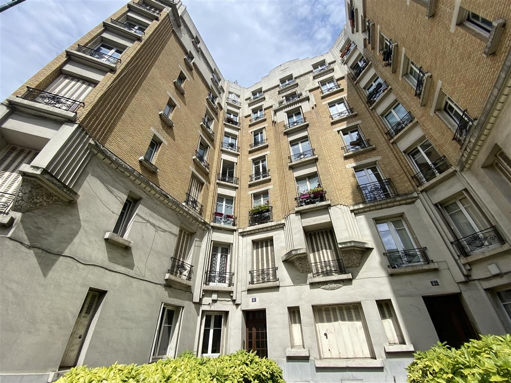 Bureaux modernes en bon état, câblés, calmes et lumineux
