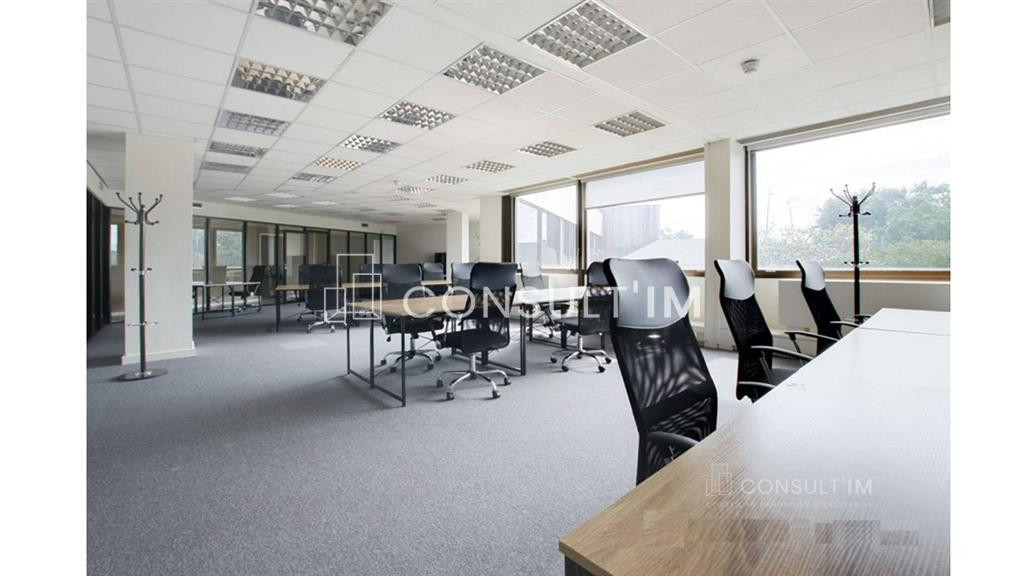 Pont de Saint Cloud, bureaux  A VENDRE de 325m² en très bon état