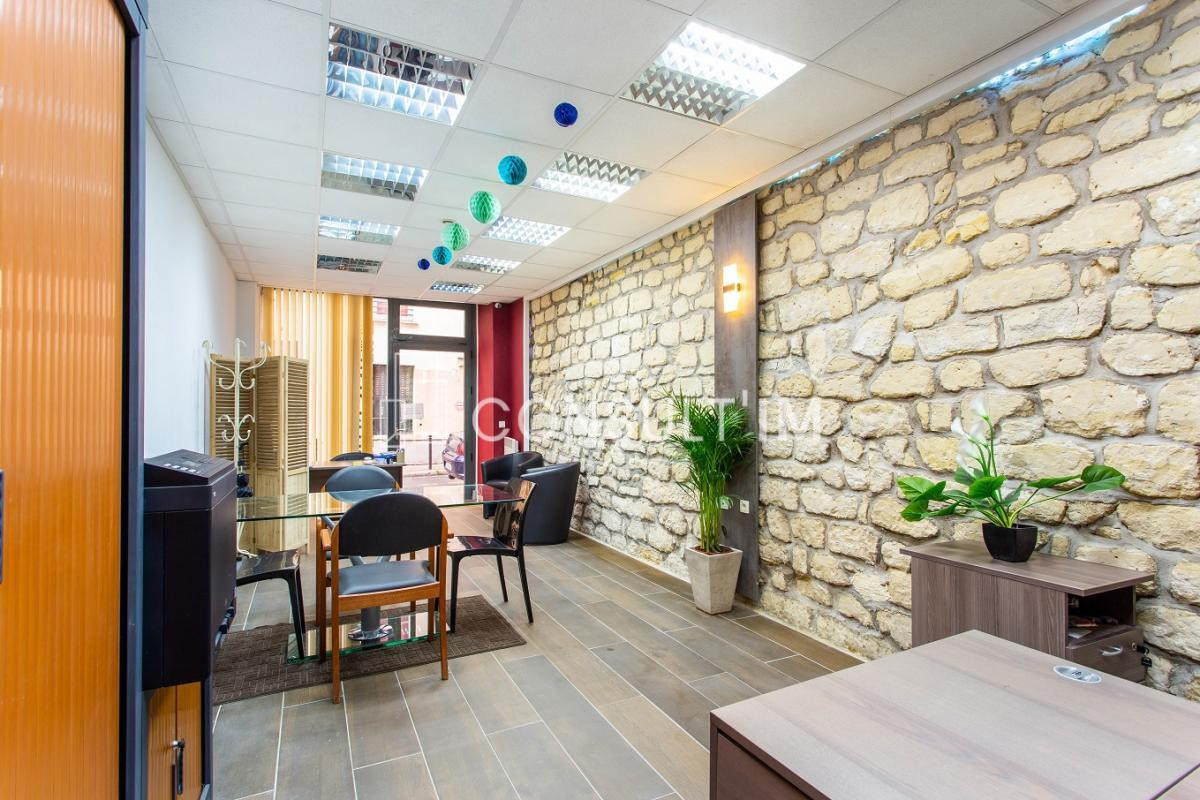 A louer local commercial en souplex quartier Batignolles