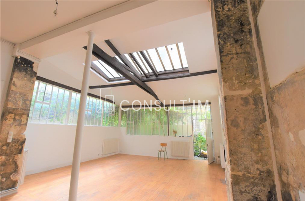 Surface type atelier - duplex sur cour