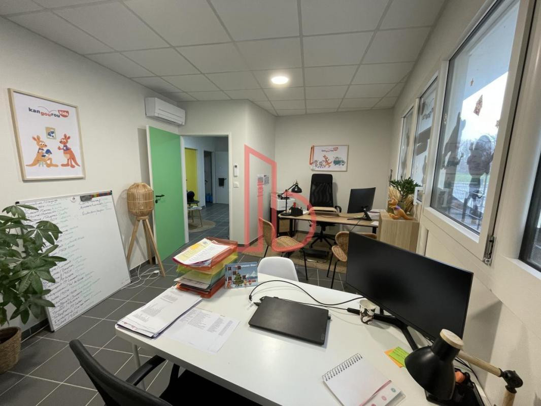 A vendre Bureaux 66.1m2 Bordeaux Rive droite