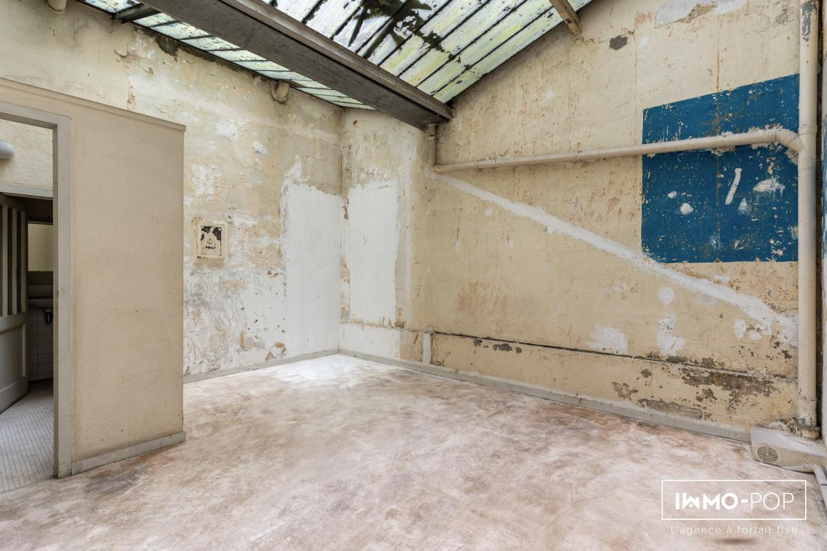 Local commercial de 80m2 et 70m2 de caves à Bordeaux Fondaudège