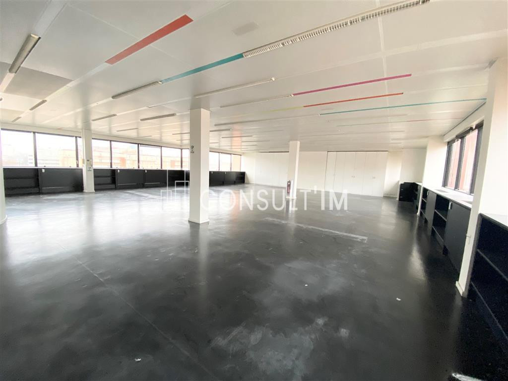 A 5 min du métro Métro Marie d'Ivry, à louer bureaux modulables