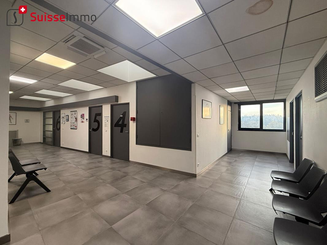 Rentabilité 12,6 % - Locaux d'activité à Montbeliard 220 m2