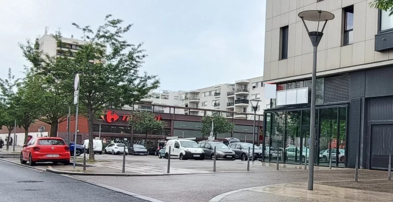 Local Commercial à Louer - 142 m² - Saint Priest 69800Centre