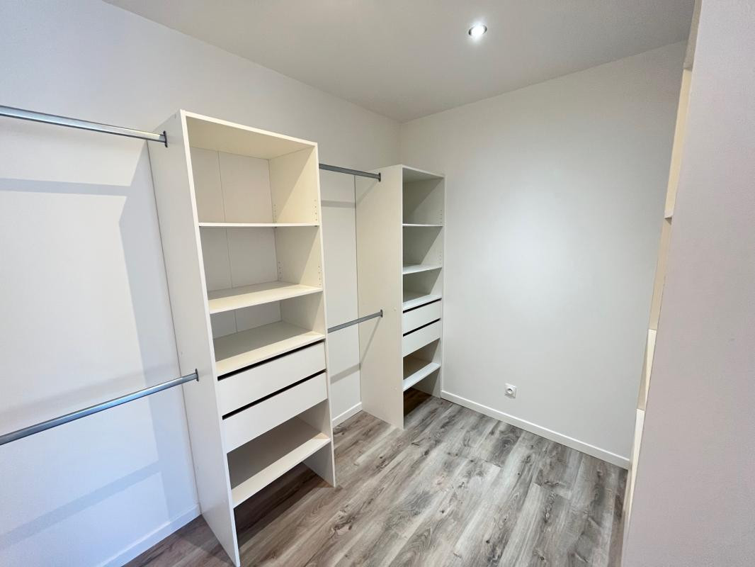 Immeuble de rapport 214m2 en parfait état avec JARDIN, TERRASSE, GARAGES à vendre Villars