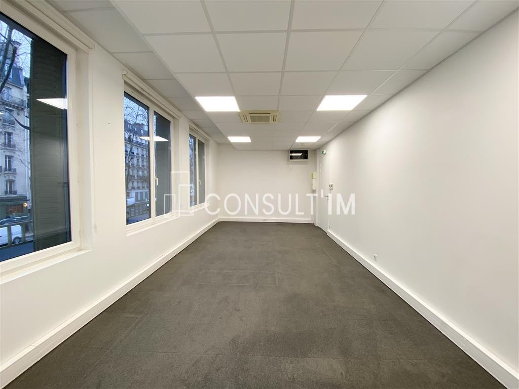 A deux pas du Champs de Mars, à louer bureaux climatisés