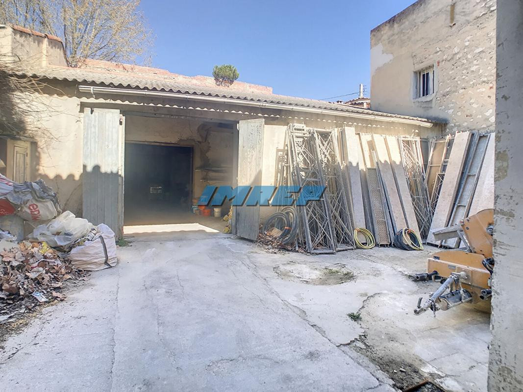 13014   502 m2 parcelle  Immeuble  de 154 m2 avec entrepot en fond de cour