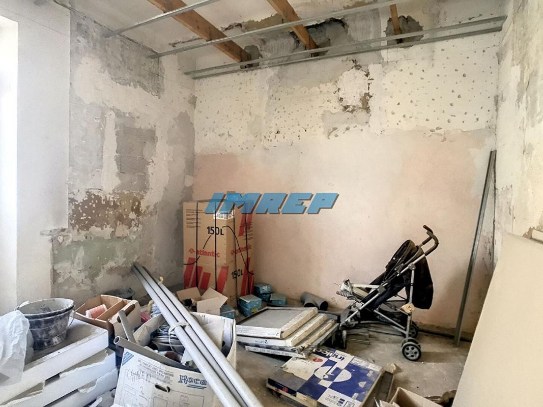 13014   502 m2 parcelle  Immeuble  de 154 m2 avec entrepot en fond de cour