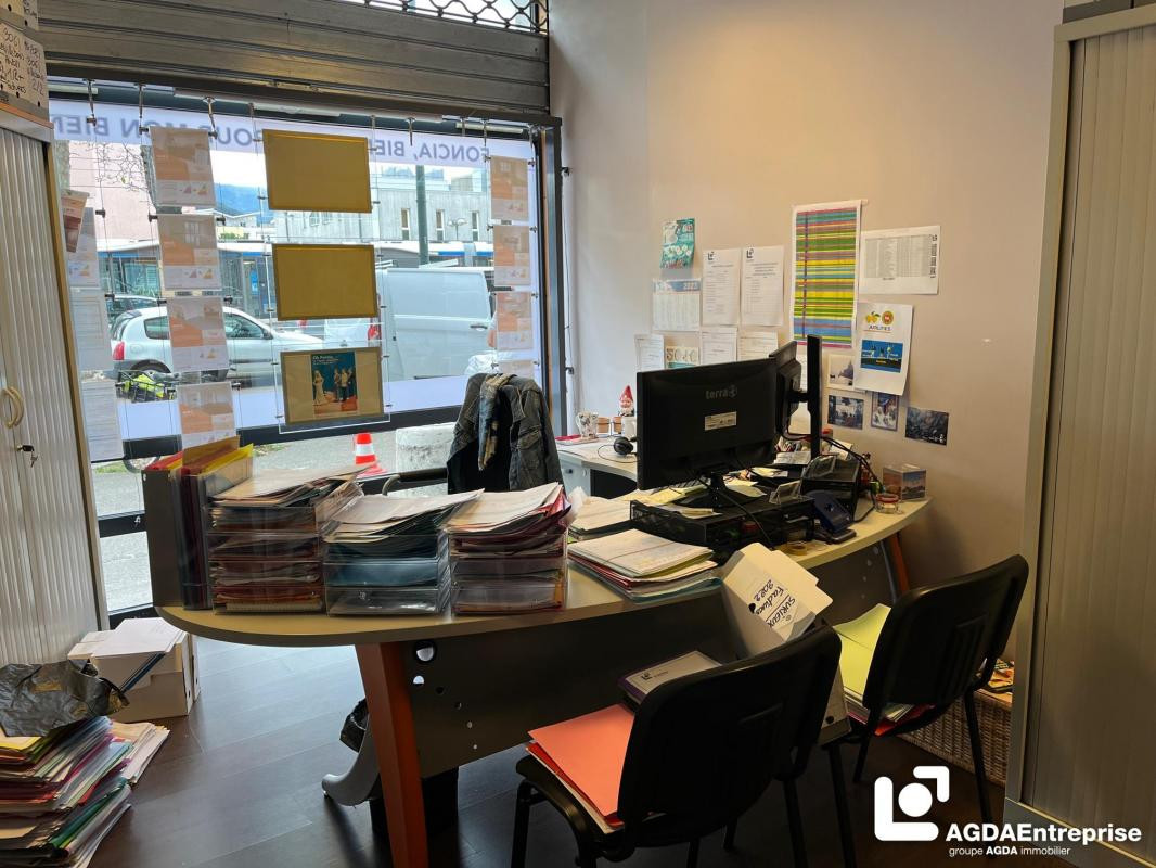 Vente - Local commercial - 159,80 m² - 275 000 € - ECHIROLLES
