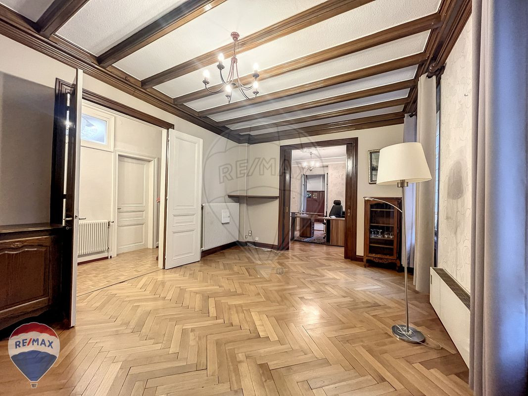 Immeuble 7 chambre(s) à vendre