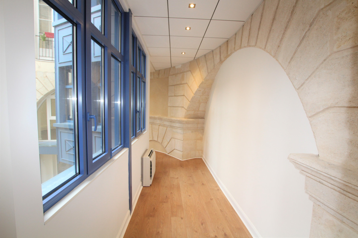 BORDEAUX JARDIN PUBLIC - LOCATION BUREAUX 134 M² AVEC COUR