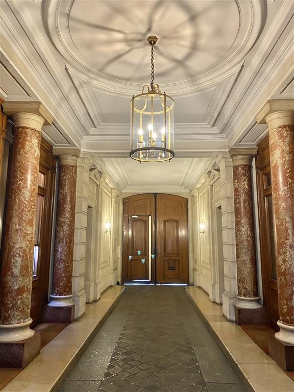 Bureaux avec belle hauteur sous plafond