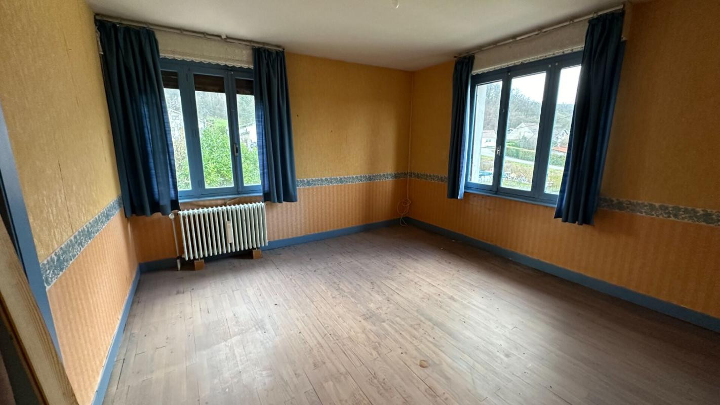 Immeuble de 4 appartements (dont 2 terminés)