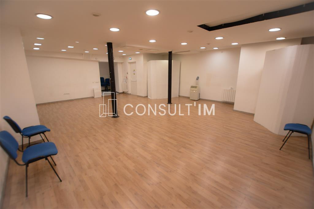 Local commercial en LOCATION PURE - idéal associations et centres de formation