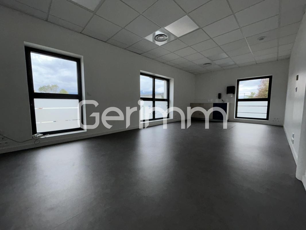 Location - Immeuble de bureaux - 71,28 m² - VOIRON