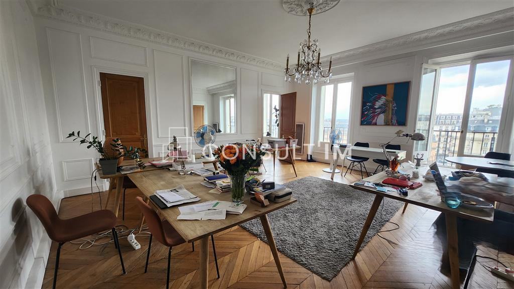 Surface de bureaux de 254 m² en étage élevé