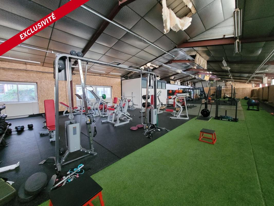 OPPORTUNITE RARE :Local de 1200 m2 (divisible). Usage pro ou habitation ou mixte . Accès PMR. Centre ville/Carnot