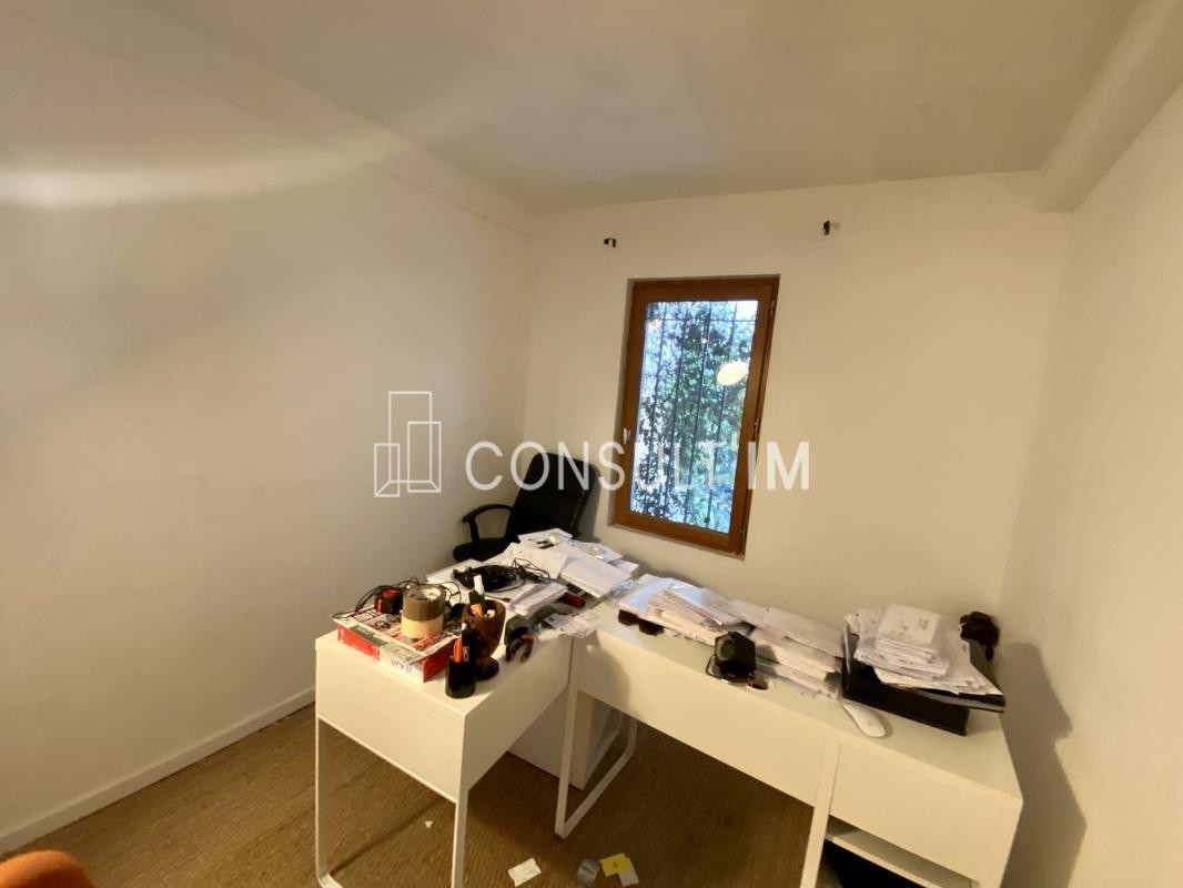 Bureaux atypiques à louer dans un quartier dynamique divisible à partir de 175 m²
