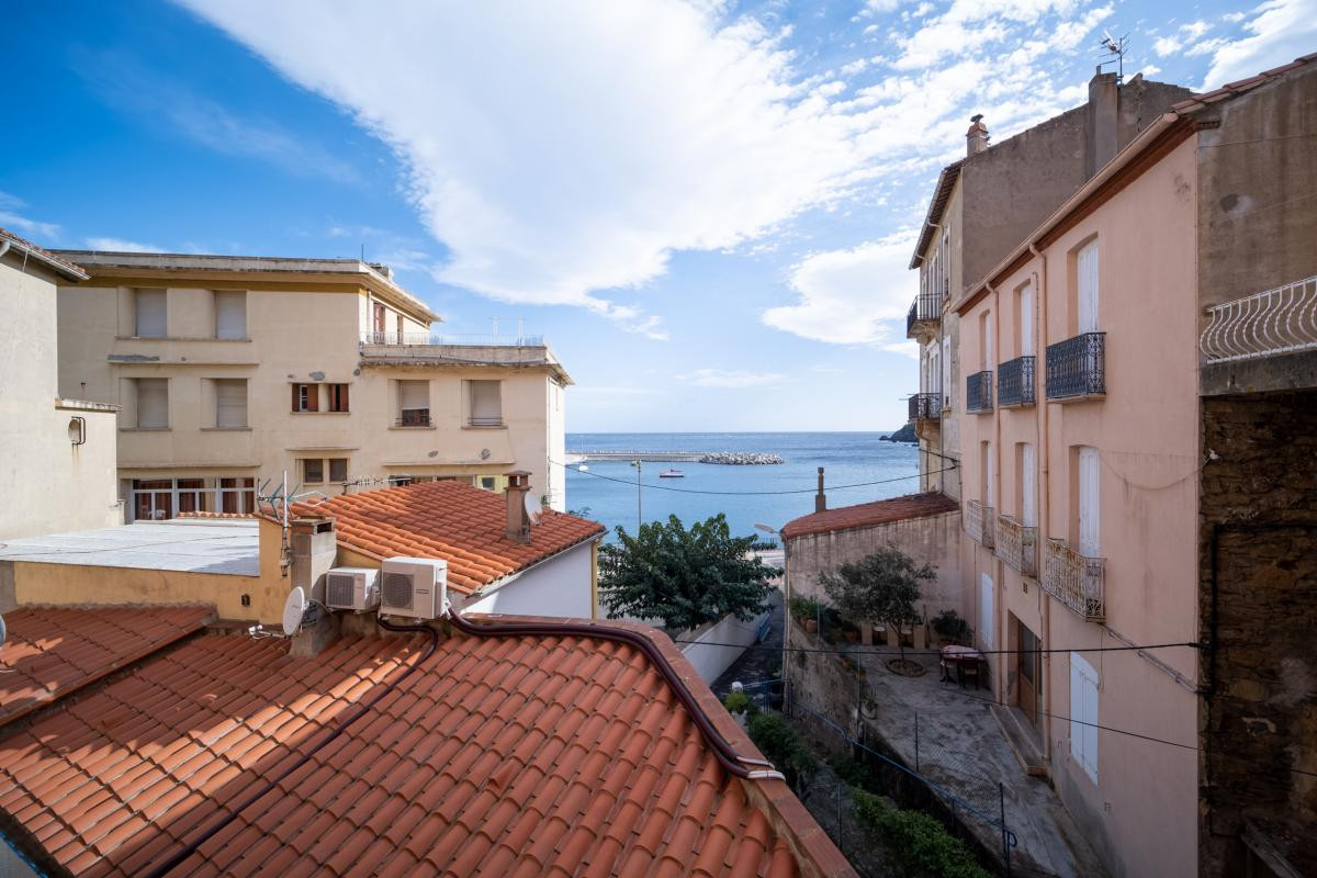Immeuble avec vue mer- Centre ville de Cerbère