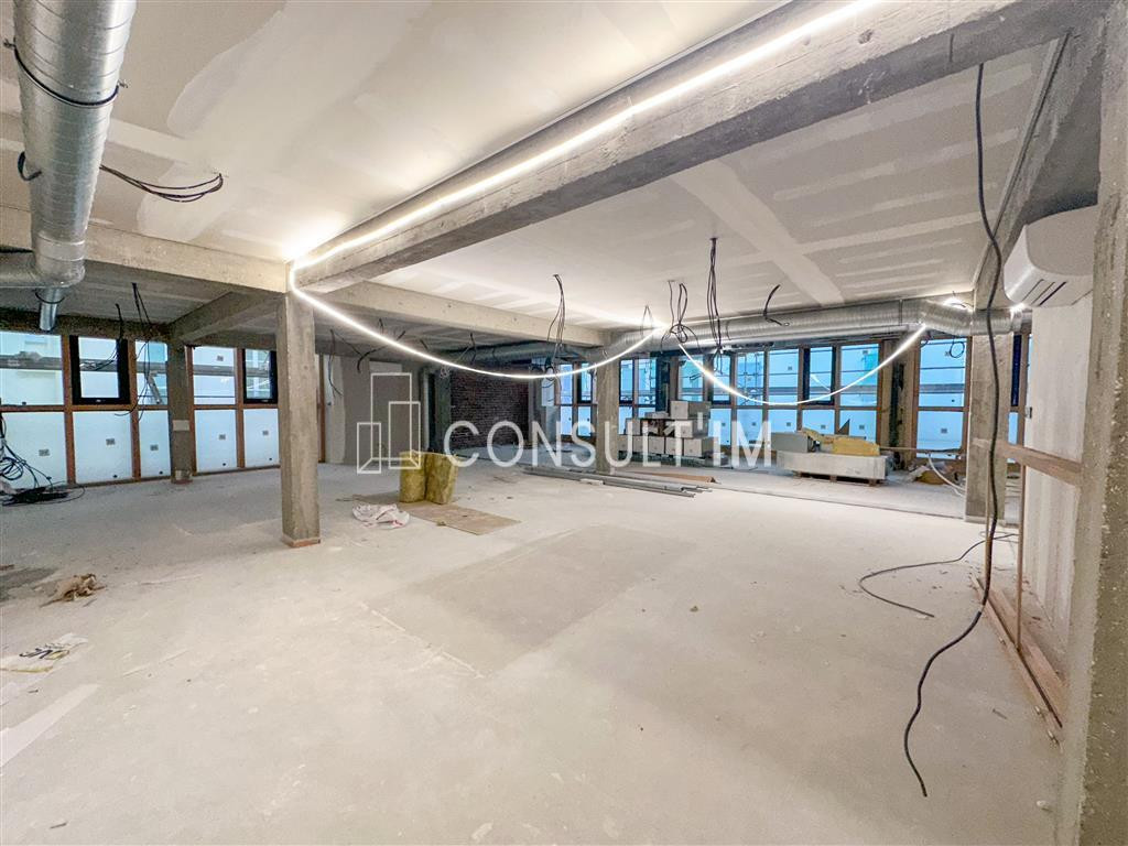 Immeuble indépendant de 760m² REFAIT A NEUF