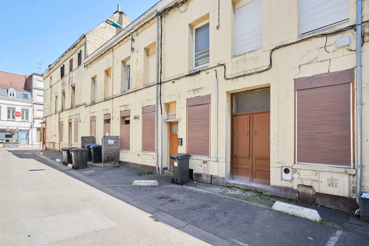 immeuble commercial + appartements à rénover